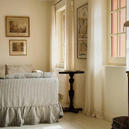 Dom wakacyjny Authentic By The Lignon River *